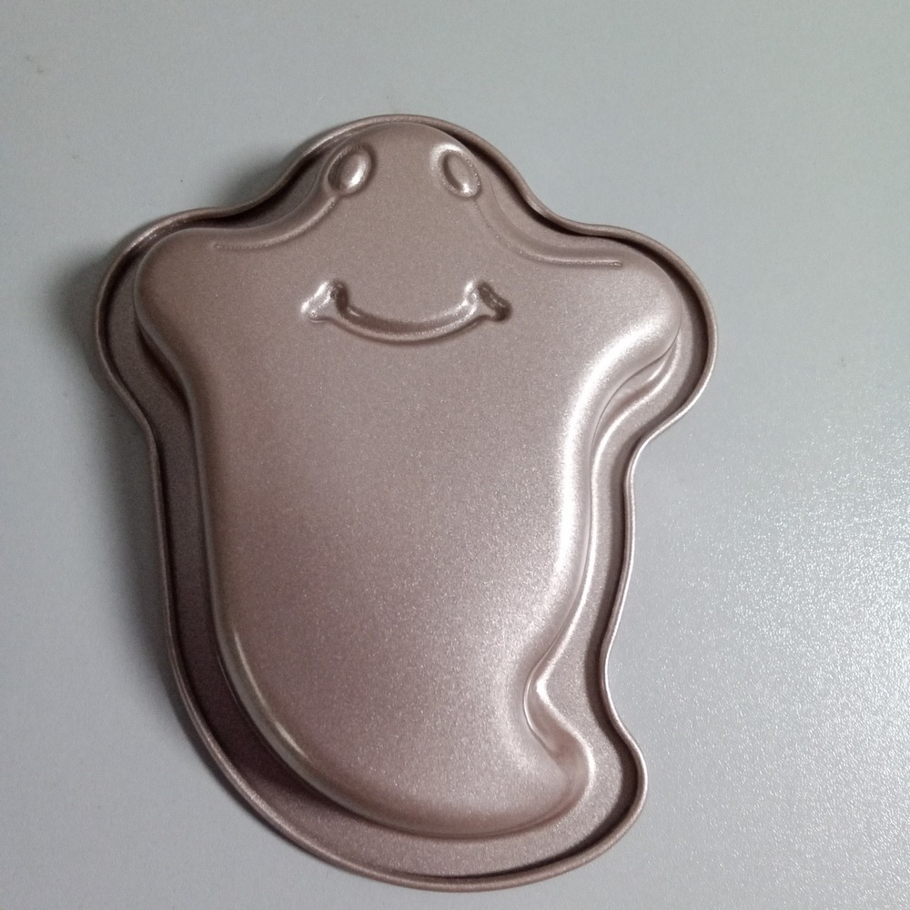 Rose Gold Smiling Ghost Cake Pan Halloween Metallic Spooky Baking Mold 6 Inch